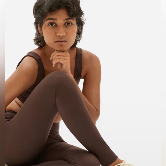 EVERLANE- Chocolate Brown Leggings Comfort and Stylish Performa leggings! - Picture 3 of 10